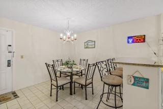 Cozy Ocean Condo with Pool Small Dog Friendly - Ormond Beach - 2