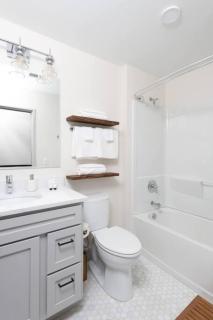 Flexhome Brewery District 2BR Apt M8 - Milwaukee - 1