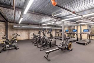 Brewery District 2-Story 2BR Apt Near Fiserv with Rooftop, Gym, and Parking - 7