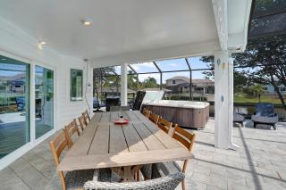 Manor on the Canal - 9