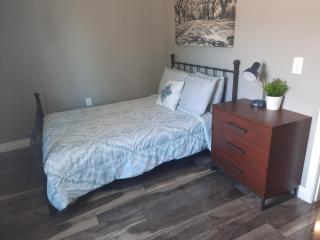 Downtown Bungalow- 2 bedroom - Cedar City - 3