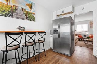 The Green Haven, 1 Minute Walk to the Beach and Restaurants, King Beds, Beach Amenities - Ventura - 5