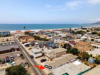 The Green Haven, 1 Minute Walk to the Beach and Restaurants, King Beds, Beach Amenities - 3