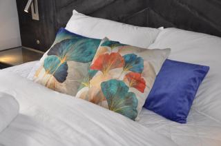 Luxury Studio- MK central- 5 MINS DRIVE TO TRAIN STATION-DIRECT TRAINS TO LONDON, BIRMINGHAM - 6