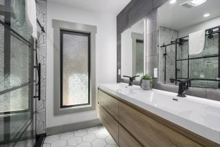 Casa Las Nubes NEW! Whatcom Lakefront Cabin/HotTub - 3