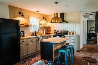 Creekside Cottage - Madison - 0