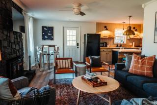 Creekside Cottage - Madison - 1