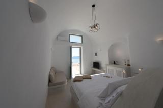 On the Cliff - Fira - 2