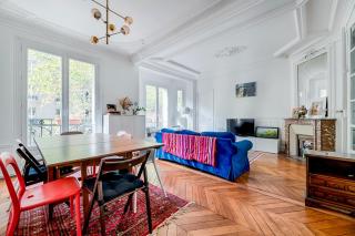 Veeve - A Touch of Sapphire - Paris - 8