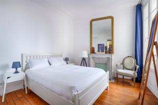 Veeve - A Touch of Sapphire - Paris - 2