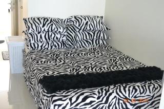 Staycation at Tagaytay 1733 Wind Residences with Taal Lake view WIFI and free parking - Tagaytay - 2