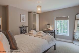 Duck Cottage - Grade II Listed cottage, village location, nr Holt - 5