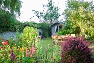 Duck Cottage - Grade II Listed cottage, village location, nr Holt - Letheringsett - 0