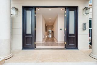 High End 1 BR Apt, 2 Beds Desirable Chigwell CHCL F3 - Chigwell - 0