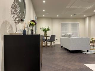 High End 1 BR Apt, 2 Beds Desirable Chigwell CHCL F3 - Chigwell - 5
