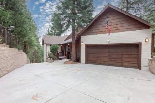 Hillside Hideaway - game rm - master spa - Luxury - Lake Arrowhead - 3