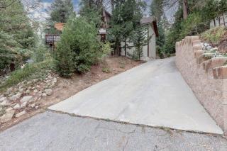 Hillside Hideaway - game rm - master spa - Luxury - Lake Arrowhead - 2