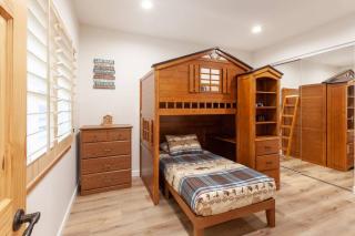 Hillside Hideaway - game rm - master spa - Luxury - Lake Arrowhead - 6