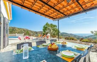 Stunning Home In Torrox With Wifi - 8