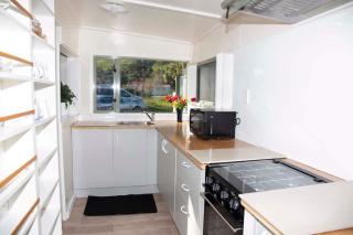 Surat Bay Lodge by the Sea/Backpackers Hostel - Owaka - 7