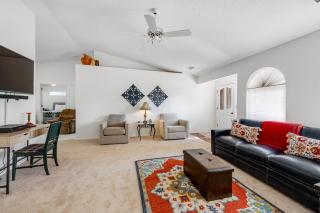 Bell Canyon Retreat - 9