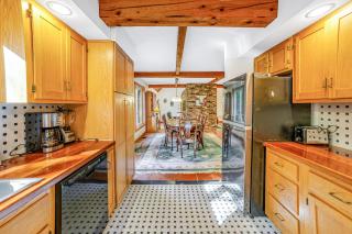 Cozy Cabin in the Woods - 2