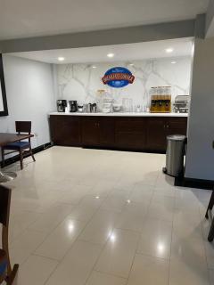 Baymont Inn by Wyndham Odessa University Area - Odessa - 2