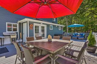 Stunning South Fallsburg Home with Pool and Deck! - - 8