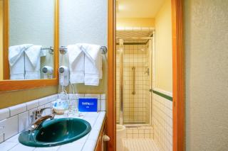 Lamplighter Inn & Suites - 1