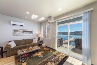 Wonderful Triplex Unit With Spectacular Lake View! - Valley - 9