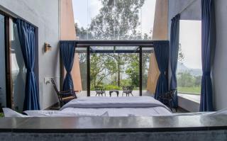 SaffronStays Solasta, Mulshi - infinity pool villa with Mulshi Dam views - 5