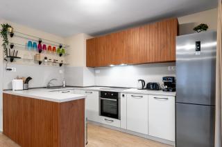 Chic 2BD Flat with Modern Furniture on Aldomirovska by Flat Mаnager - Sofia - 7