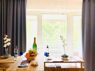 Welcome to Messe! Two-bedroom SmartApartment &Balcony - Hannover - 3