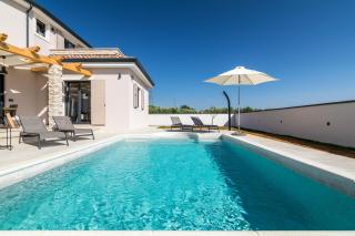 Beautiful Villa with sea view - Galižana - 9