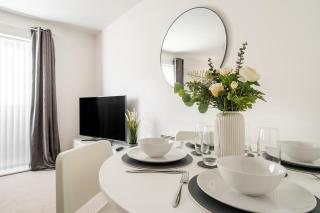 Lovely Modern 2 Bed City Centre Apartment with FREE parking - Double or Twin Beds Available - 2