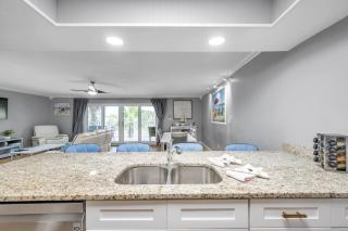 Holiday Villas 2 104 - Clearwater Beach - 4