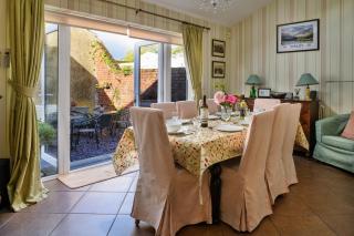 Finest Retreats - Awelon - Large Cottage to sleep 10 with Hot Tub - 6