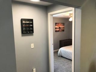 Relaxing Cottage by the Lake and Parking - Pontiac - 1