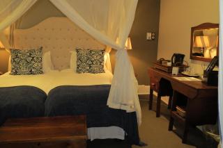 Broadlands Country House - 9