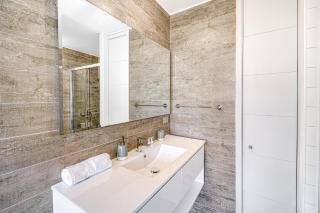 Coast Tower 1BR W/Balcony & View. - 2