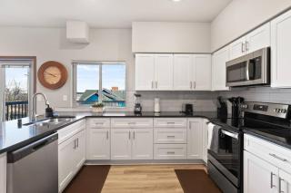 Brand New 2 Bd 2 Bth Near DT and Perry District - Spokane - 4