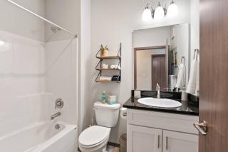 New 2 Bed 2 Bath Near Perry Dist and DT - 1