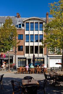 A Place Antwerp - Boutique Suites & Flats - Vrijdagmarkt 1 - 2