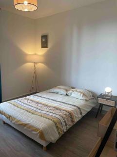 T2 4 pers face gare SNCF Appart Hotel le Cygne 4 - Bourges - 1