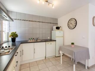 Cosy vacation home with terrace - Berre-les Alpes - 1
