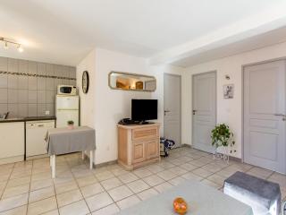 Cosy vacation home with terrace - Berre-les Alpes - 2