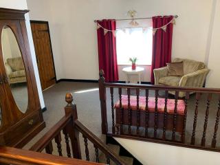 6 Bedroom Farm House with 12 Beds in Weldon - 6