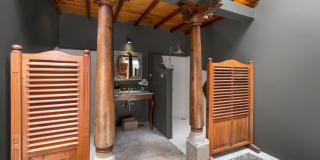 Maniumpathy Hotel - Colombo - 1
