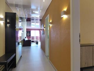 Holidayflair Winterberg Ferienwohnung WiFi 4 Pers Balkon Stylisch in der City - Winterberg - 2
