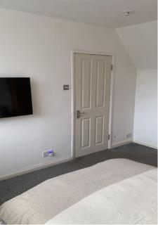 Wandsworth, South London Deluxe King Room 4 - 5